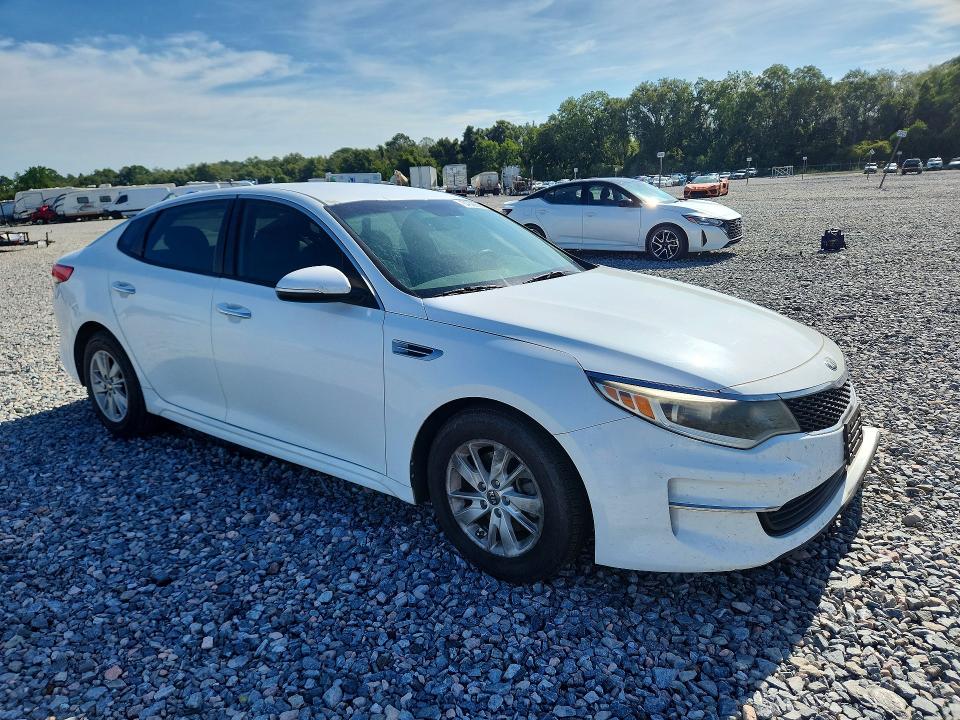 Photo 4 from auction – 2018 KIA OPTIMA with VIN 5XXGT4L35JG179767