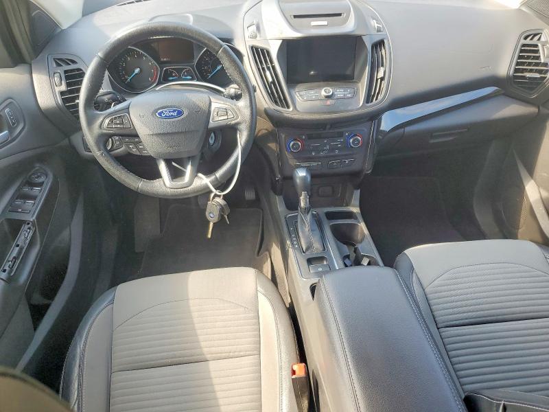 Photo 8 from auction – 2017 FORD ESCAPE with VIN 1FMCU0G92HUB95900