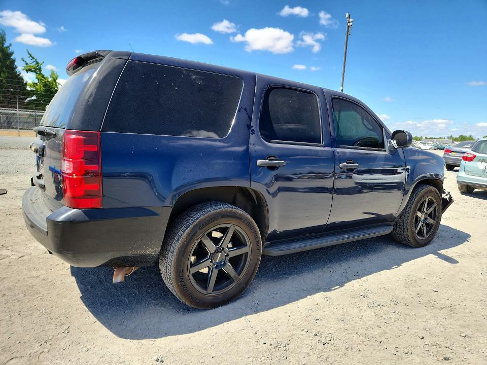 Photo 3 from auction – 2011 CHEVROLET TAHOE with VIN 1GNLC2E00BR147336