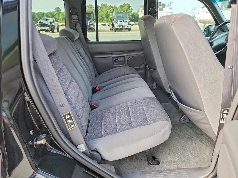 Photo 11 from auction – 2000 FORD EXPLORER with VIN 1FMZU73E2YZA15906