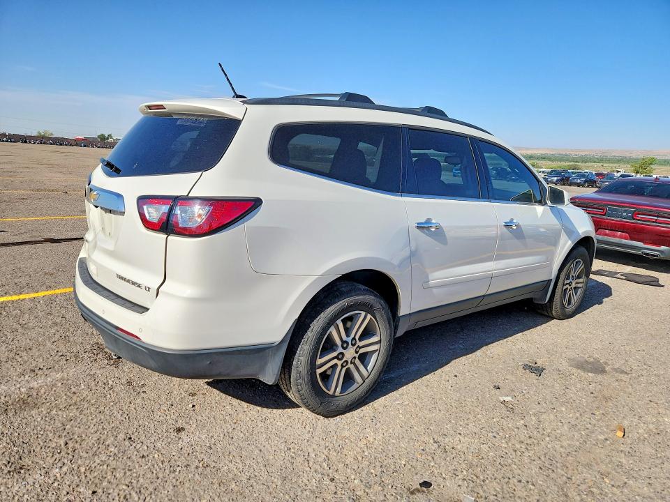 Photo 3 from auction – 2015 CHEVROLET TRAVERSE with VIN 1GNKVGKD5FJ275862