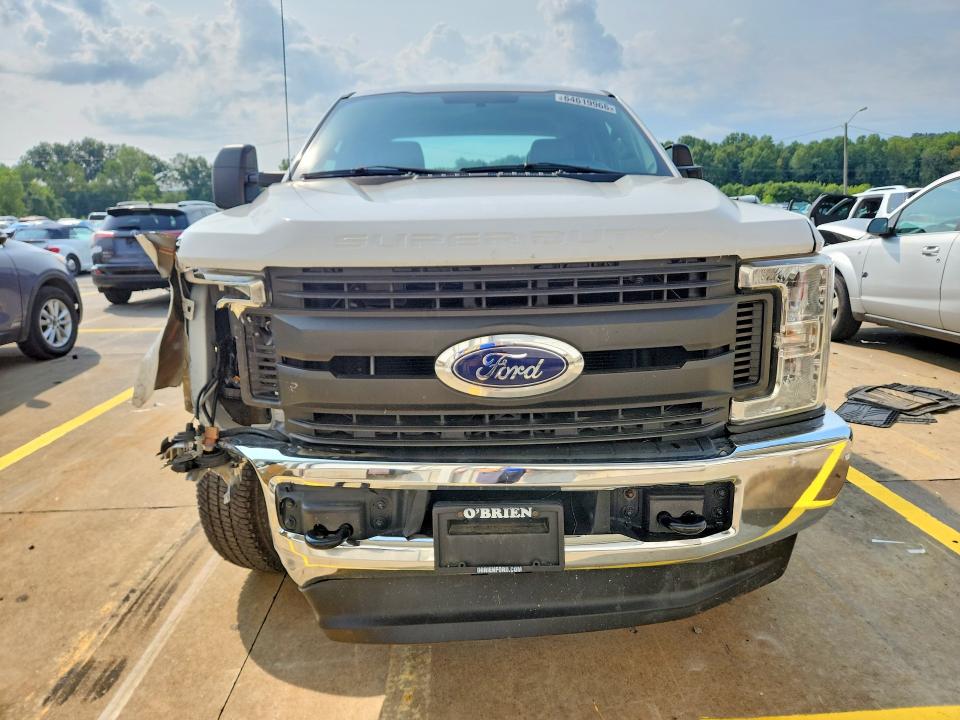 Photo 5 from auction – 2017 FORD F250 with VIN 1FT7X2B66HEC19549