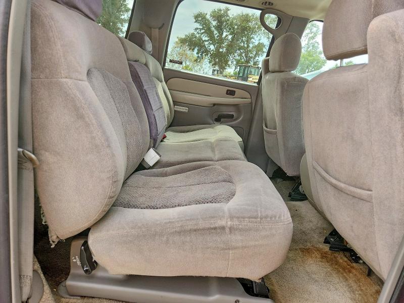 Photo 11 from auction – 2001 CHEVROLET SUBURBAN with VIN 3GNFK16T51G221898