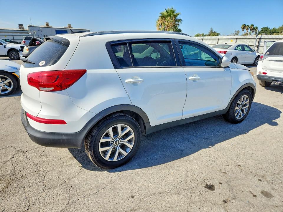 Photo 3 from auction – 2016 KIA SPORTAGE with VIN KNDPBCAC7G7797447