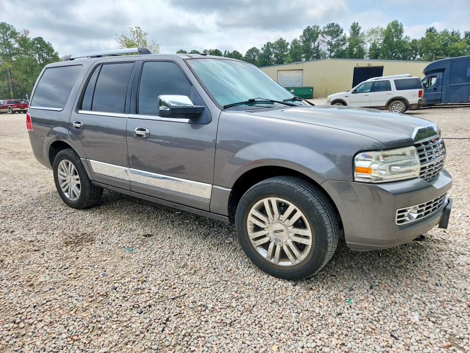 Zdjęcie 4 z aukcji – 2010 LINCOLN NAVIGATOR z VIN 5LMJJ2J55AEJ04472