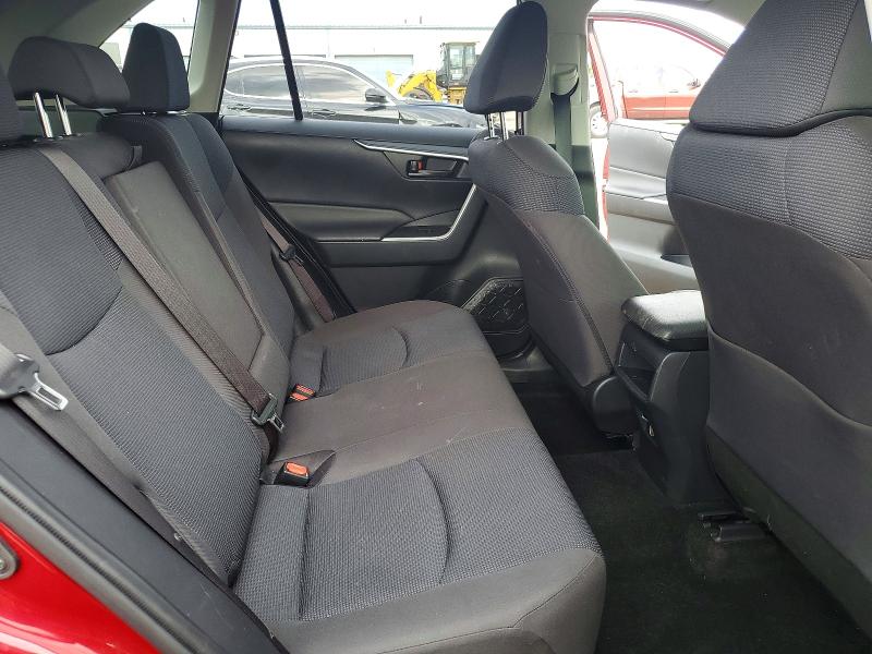 Photo 11 from auction – 2019 TOYOTA RAV4 with VIN JTMF1RFV4KD037496