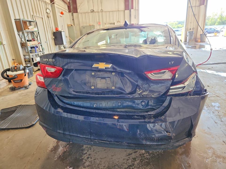 Photo 6 from auction – 2017 CHEVROLET MALIBU with VIN 1G1ZE5ST0HF275477