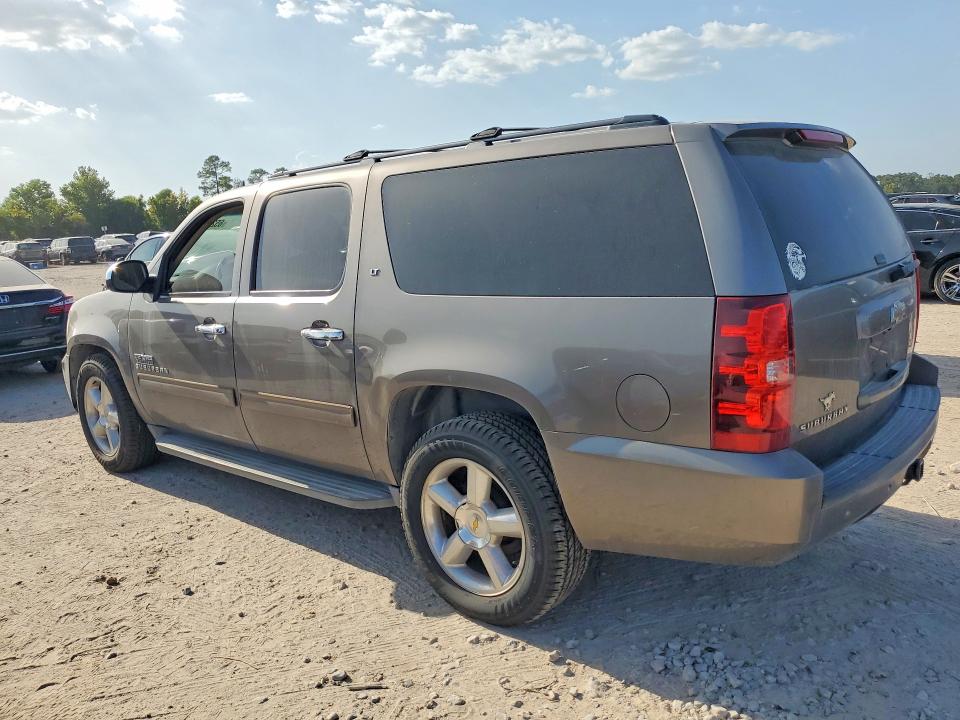 Photo 2 from auction – 2011 CHEVROLET SUBURBAN with VIN 1GNSCJE07BR334398