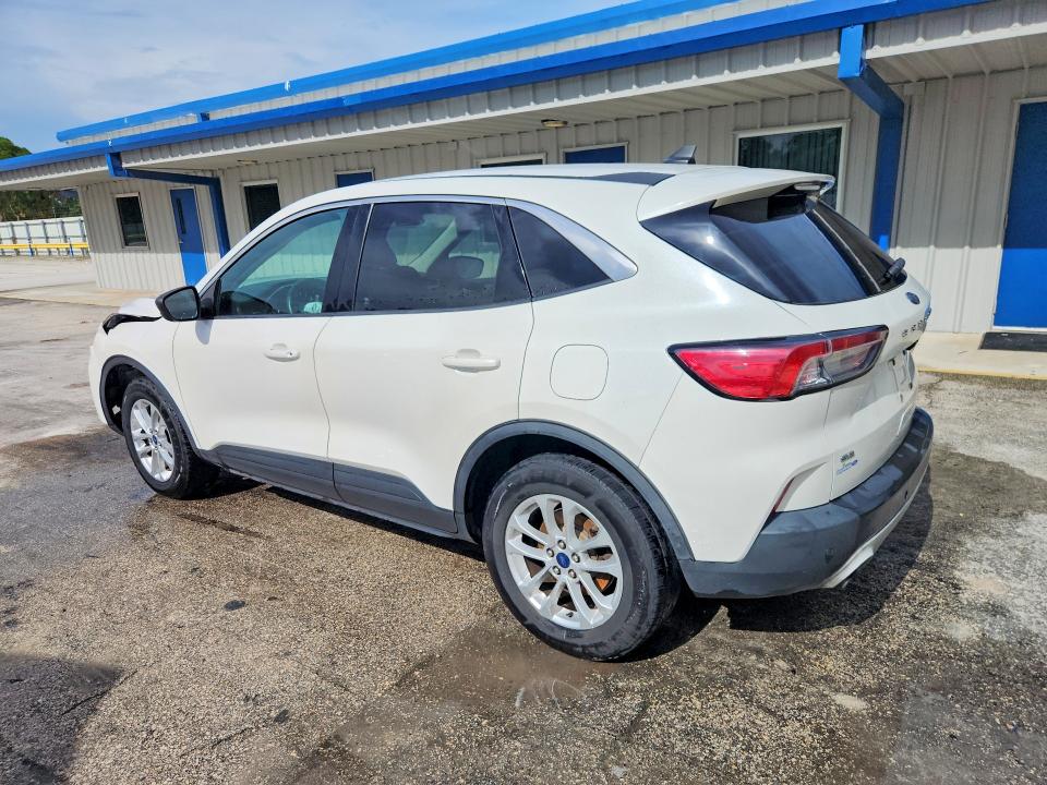 Photo 2 from auction – 2022 FORD ESCAPE with VIN 1FMCU9G60NUA60517