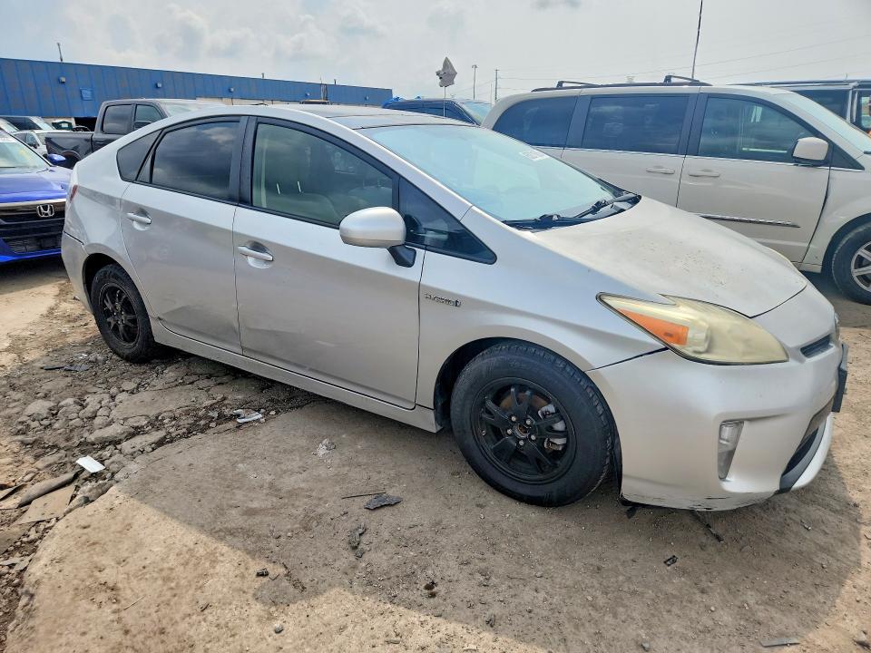 Photo 4 from auction – 2013 TOYOTA PRIUS with VIN JTDKN3DU8D1734670