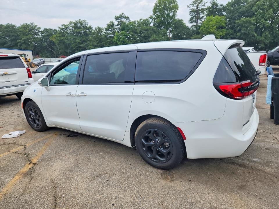 Photo 2 from auction – 2022 CHRYSLER PACIFICA with VIN 2C4RC1L73NR227659