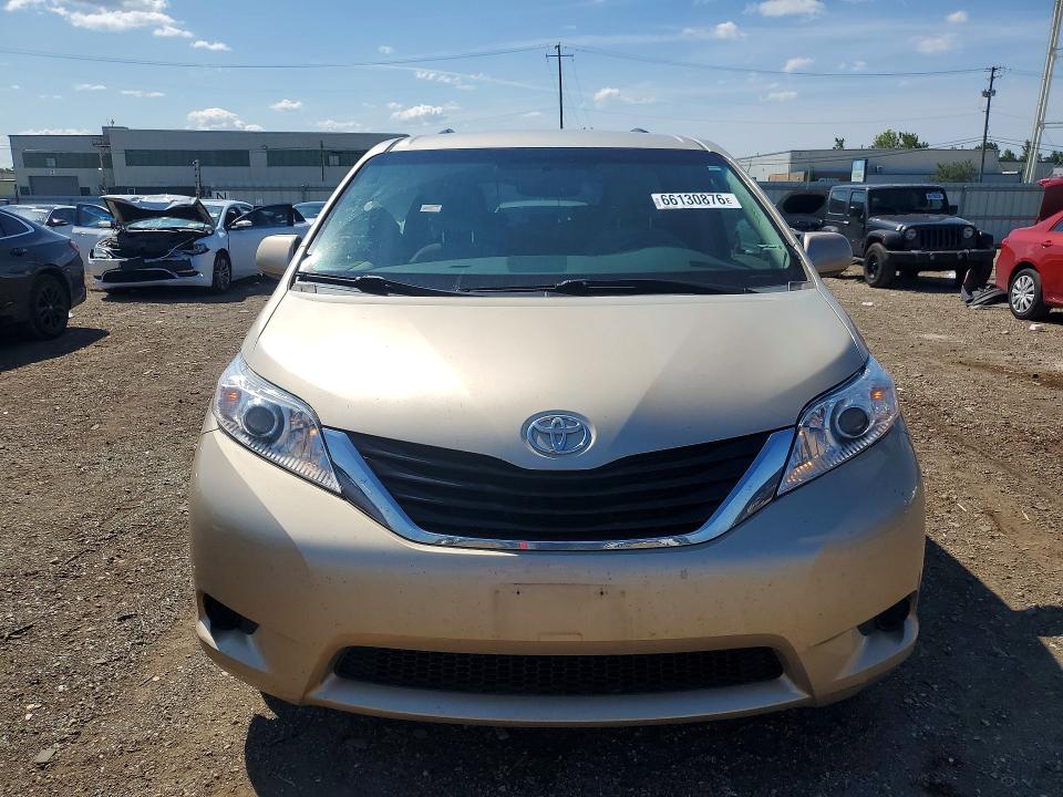 Photo 5 from auction – 2013 TOYOTA SIENNA with VIN 5TDKK3DC8DS373265