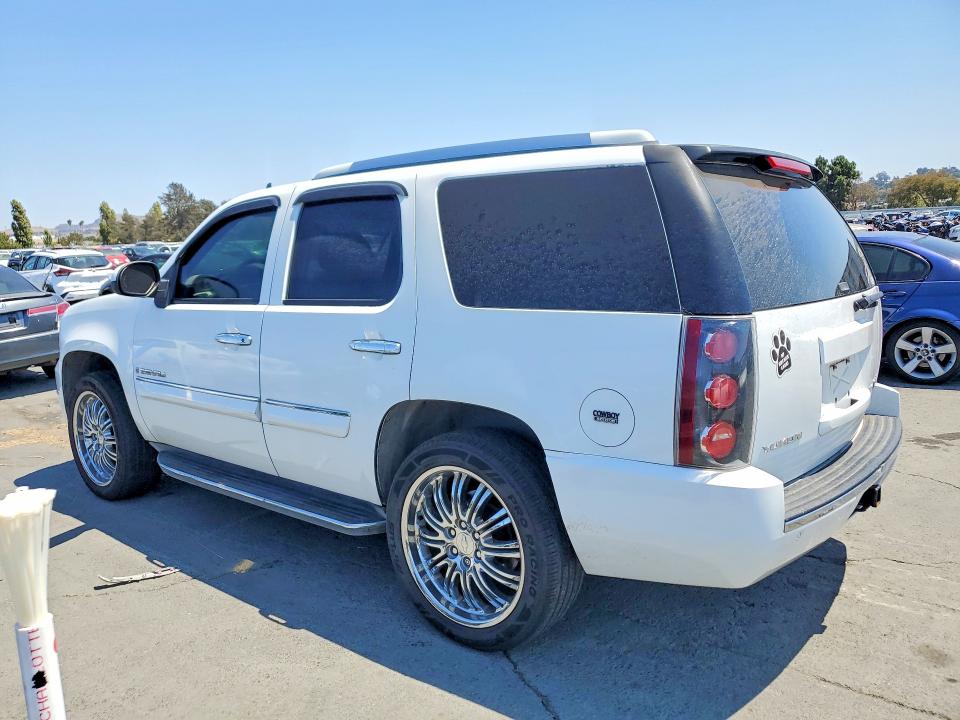 Photo 2 from auction – 2007 GMC YUKON with VIN 1GKFK63887J140461