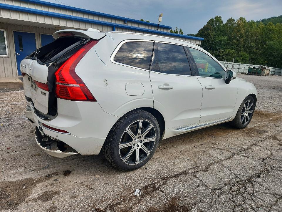 Photo 3 from auction – 2021 VOLVO XC60 with VIN YV4102RL3M1689798