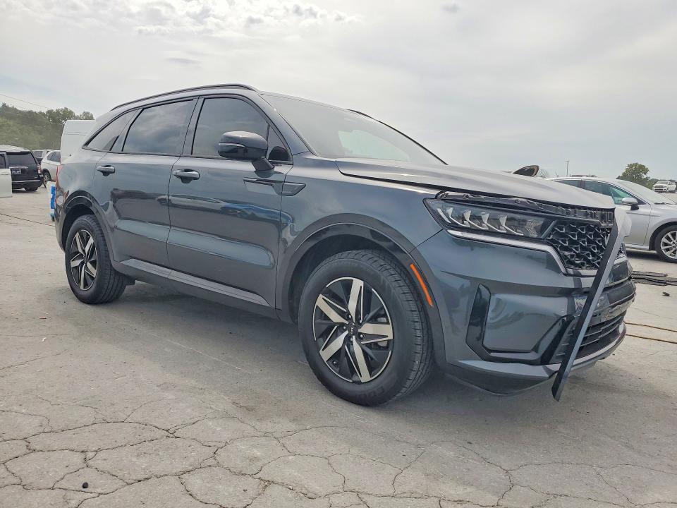 Photo 4 from auction – 2023 KIA SORENTO with VIN 5XYRL4LC2PG249433