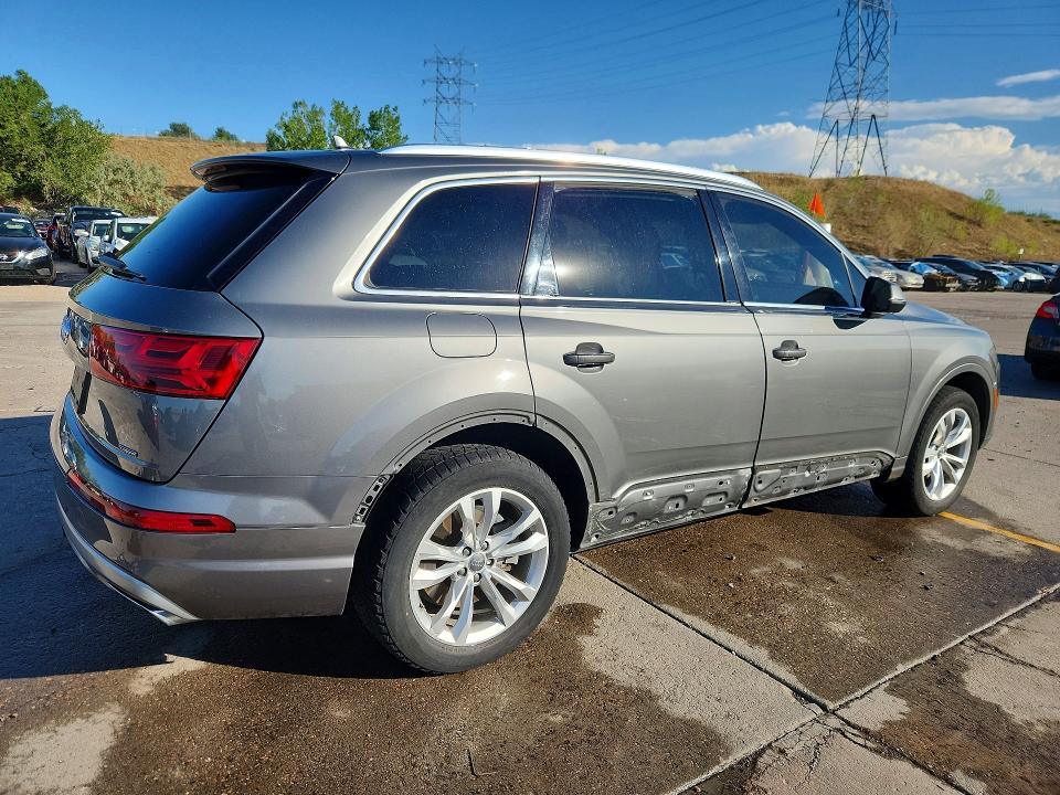 Photo 3 from auction – 2017 AUDI Q7 with VIN WA1LHAF7XHD049978