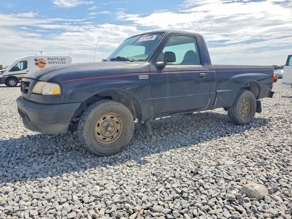 MAZDA B2500 2001 with VIN 4F4YR12C51TM12833 - Photo from auction