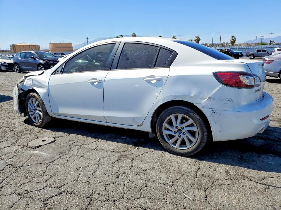 Photo 2 from auction – 2013 MAZDA 3 with VIN JM1BL1VP8D1769230