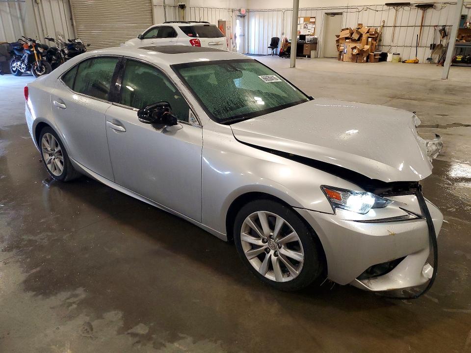 Photo 4 from auction – 2016 LEXUS IS with VIN JTHCM1D27G5004173