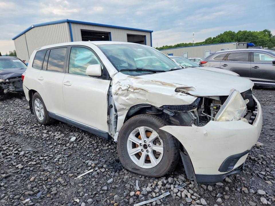 Photo 4 from auction – 2013 TOYOTA HIGHLANDER with VIN 5TDBK3EH2DS251866