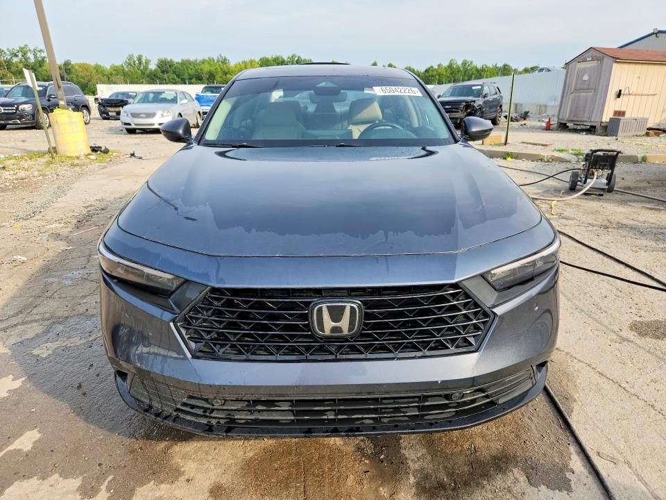 Снимка 5 от търг – 2025 HONDA ACCORD с VIN 1HGCY2F60SA053633