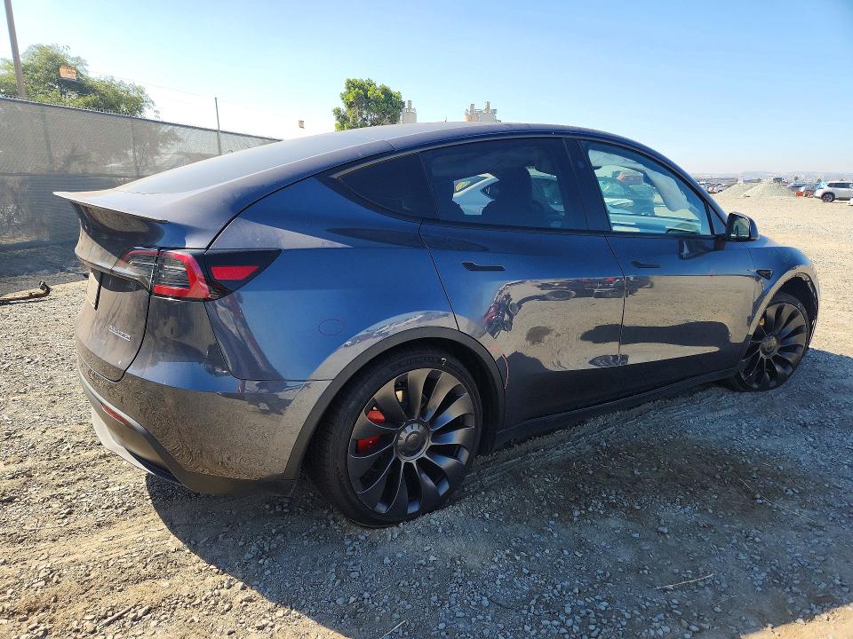 Photo 3 from auction – 2023 TESLA MODEL Y with VIN 7SAYGDEFXPF921126