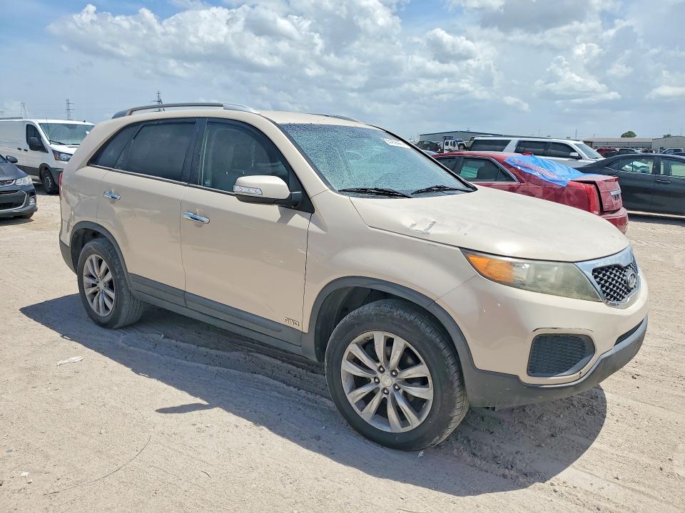 Photo 4 from auction – 2011 KIA SORENTO with VIN 5XYKTDA26BG068842