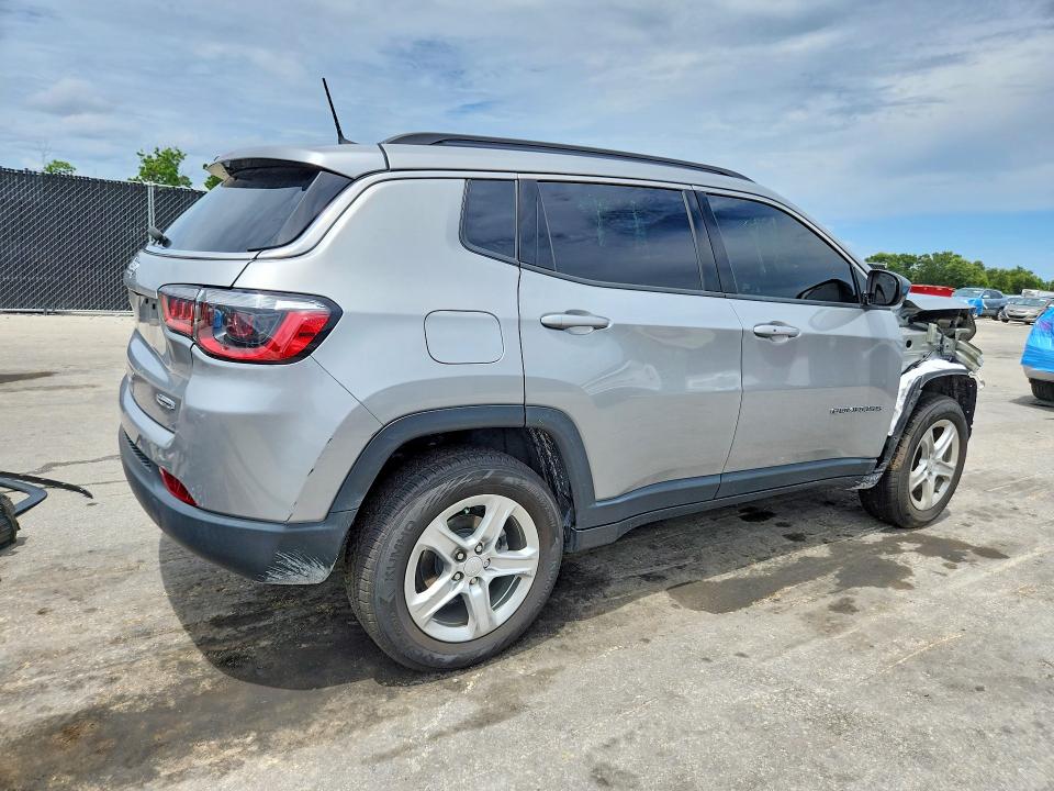 Foto 3 de la subasta – 2023 JEEP COMPASS con VIN 3C4NJDBNXPT541525