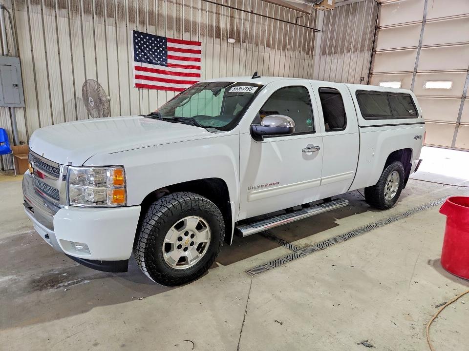 CHEVROLET SILVERADO 2013 with VIN 1GCRKSE73DZ129385 - Photo from auction
