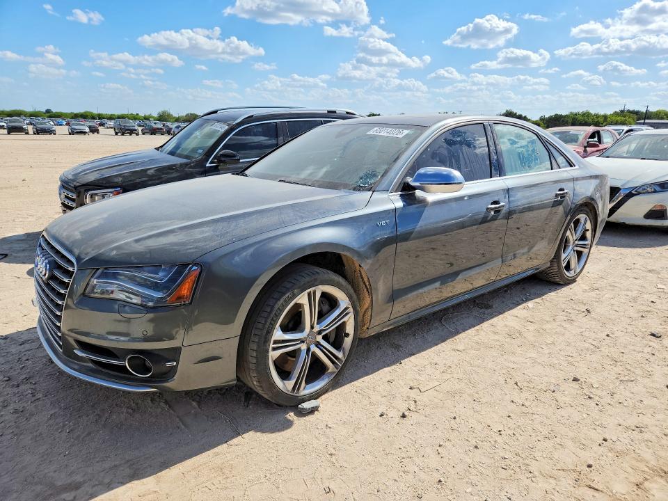 2014 AUDI S8 - Търг №65014026