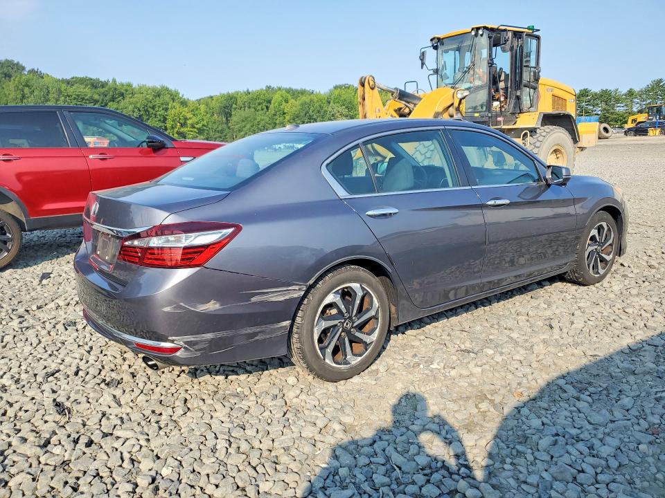 Photo 3 from auction – 2016 HONDA ACCORD with VIN 1HGCR2F71GA179030