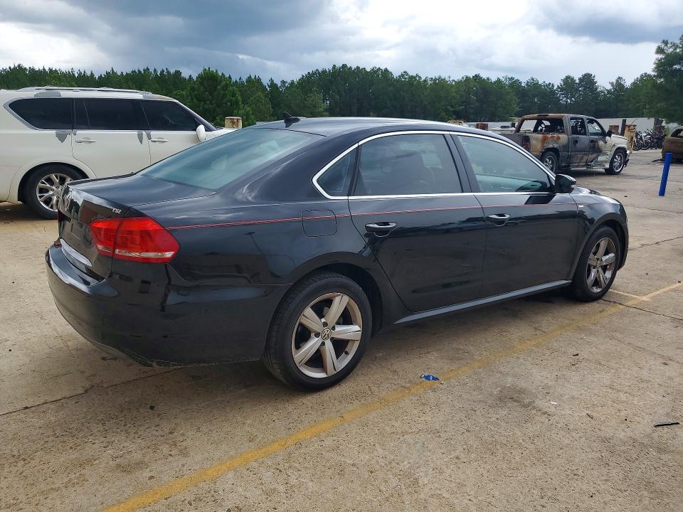 Photo 3 from auction – 2014 VOLKSWAGEN PASSAT with VIN 1VWAT7A34EC031302