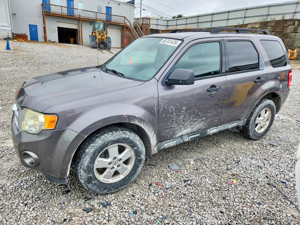 FORD ESCAPE 2011 with VIN 1FMCU0DG6BKA42913 - Photo from auction