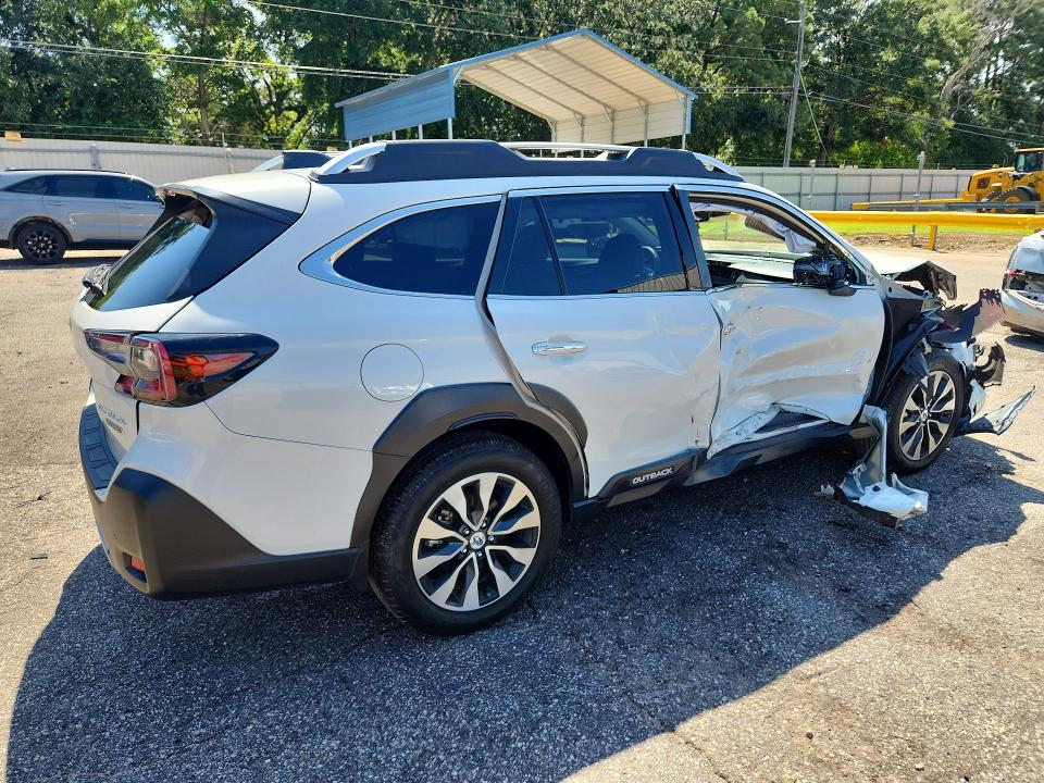 Photo 3 from auction – 2024 SUBARU OUTBACK with VIN 4S4BTAPC5R3135472