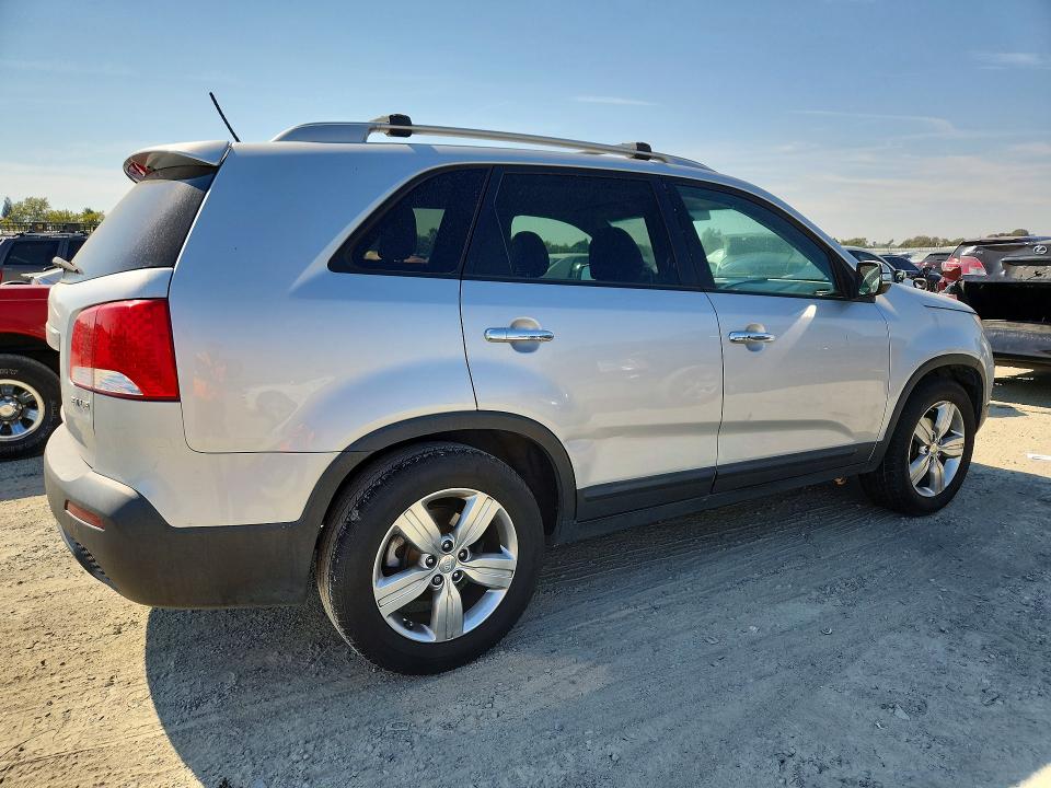 Photo 3 from auction – 2012 KIA SORENTO with VIN 5XYKU4A22CG201305