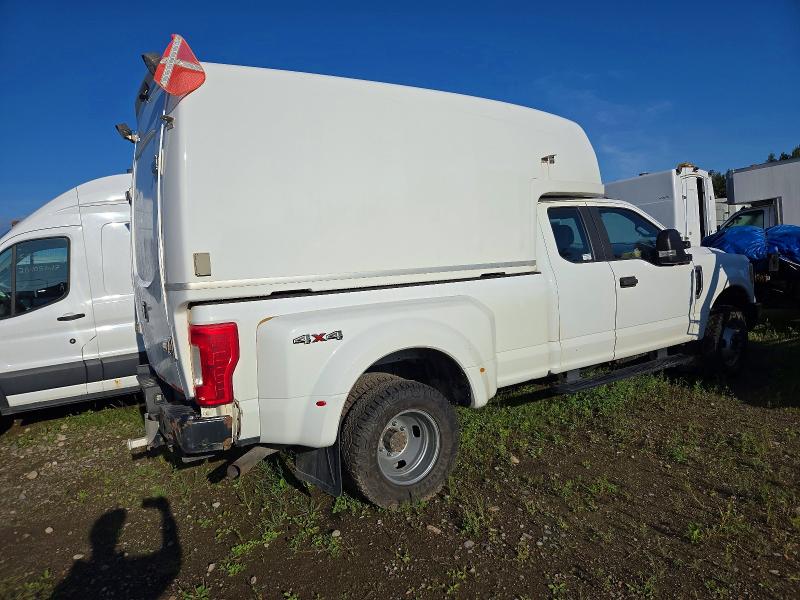 Photo 3 from auction – 2017 FORD F350 with VIN 1FT8X3D64HED36909
