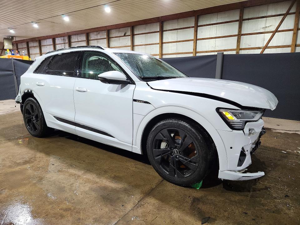 Photo 4 from auction – 2021 AUDI E-TRON with VIN WA1AAAGE1MB022991