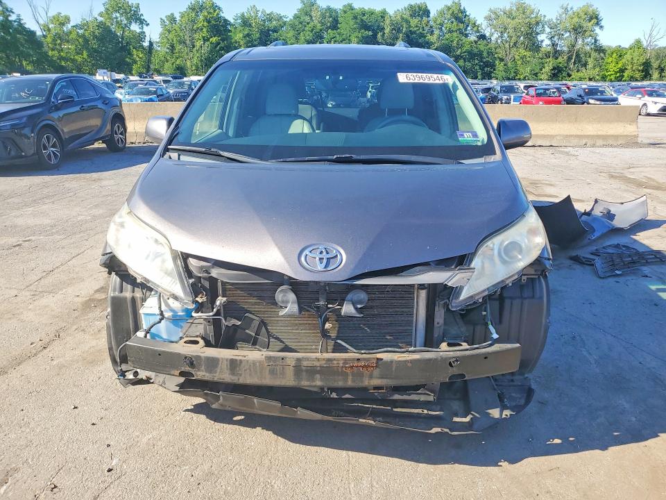 Photo 5 from auction – 2012 TOYOTA SIENNA with VIN 5TDDK3DC9CS032268