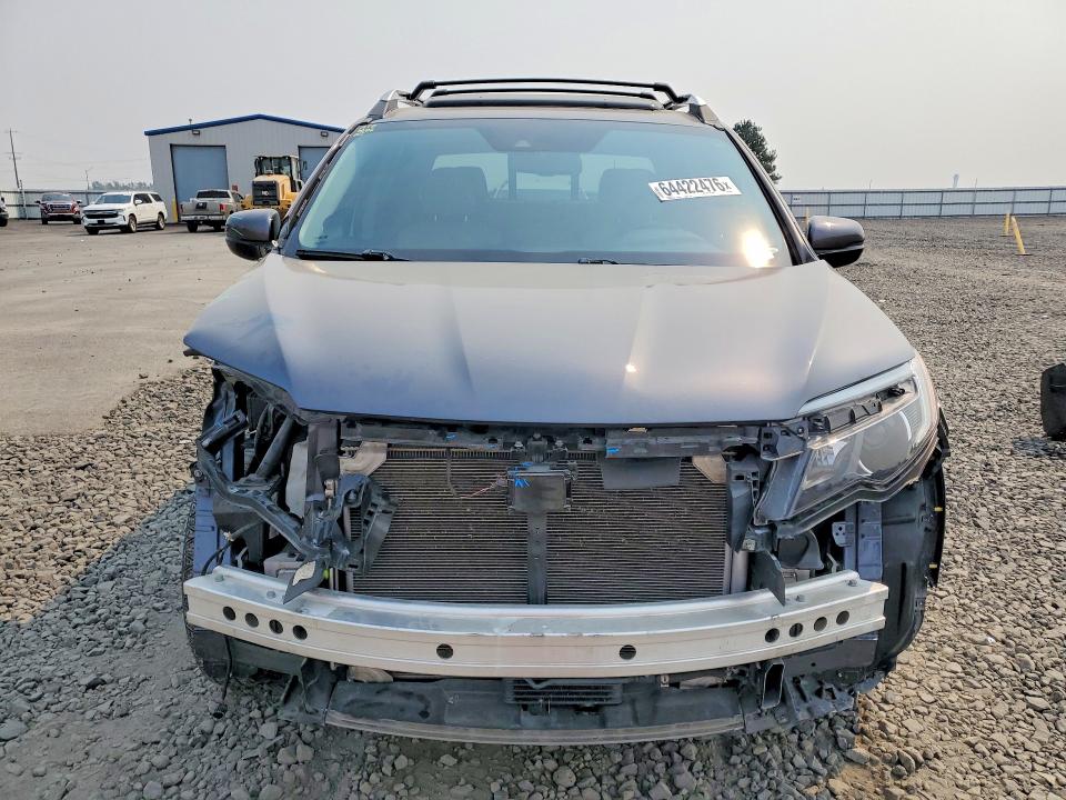 Photo 5 from auction – 2017 HONDA RIDGELINE with VIN 5FPYK3F7XHB008341