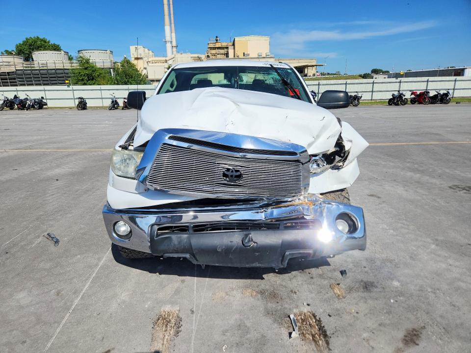 Photo 5 from auction – 2011 TOYOTA TUNDRA with VIN 5TFRM5F16BX032356