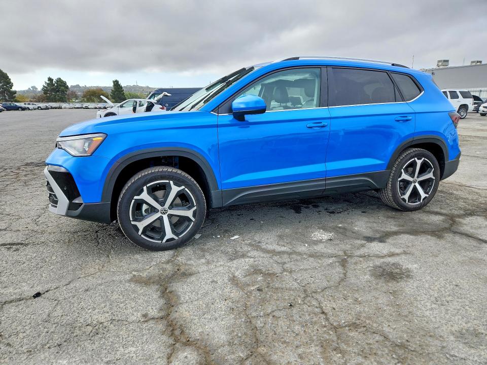 VOLKSWAGEN TAOS 2025 с VIN 3VV4C7B2XSM090288 - Снимка от търг