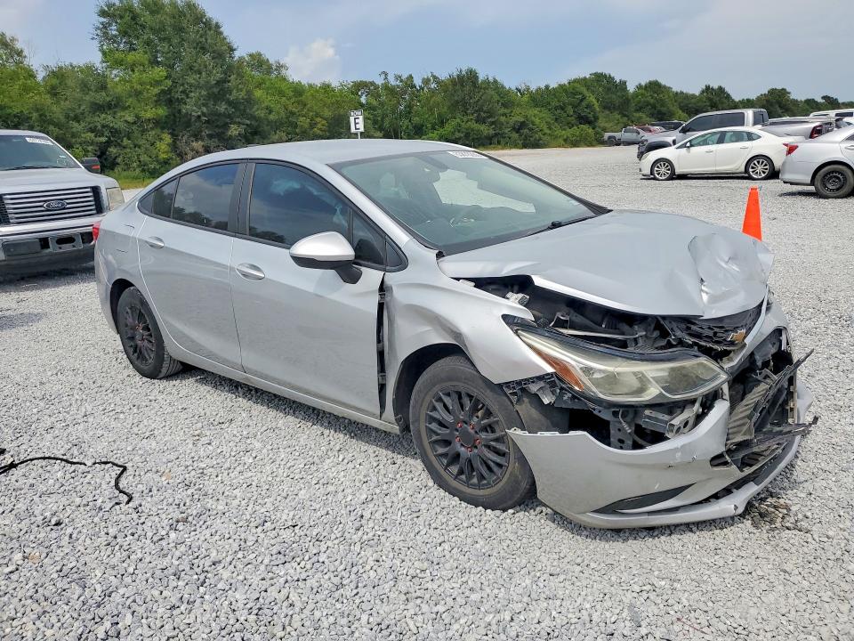 Photo 4 from auction – 2018 CHEVROLET CRUZE with VIN 1G1BC5SM0J7124459