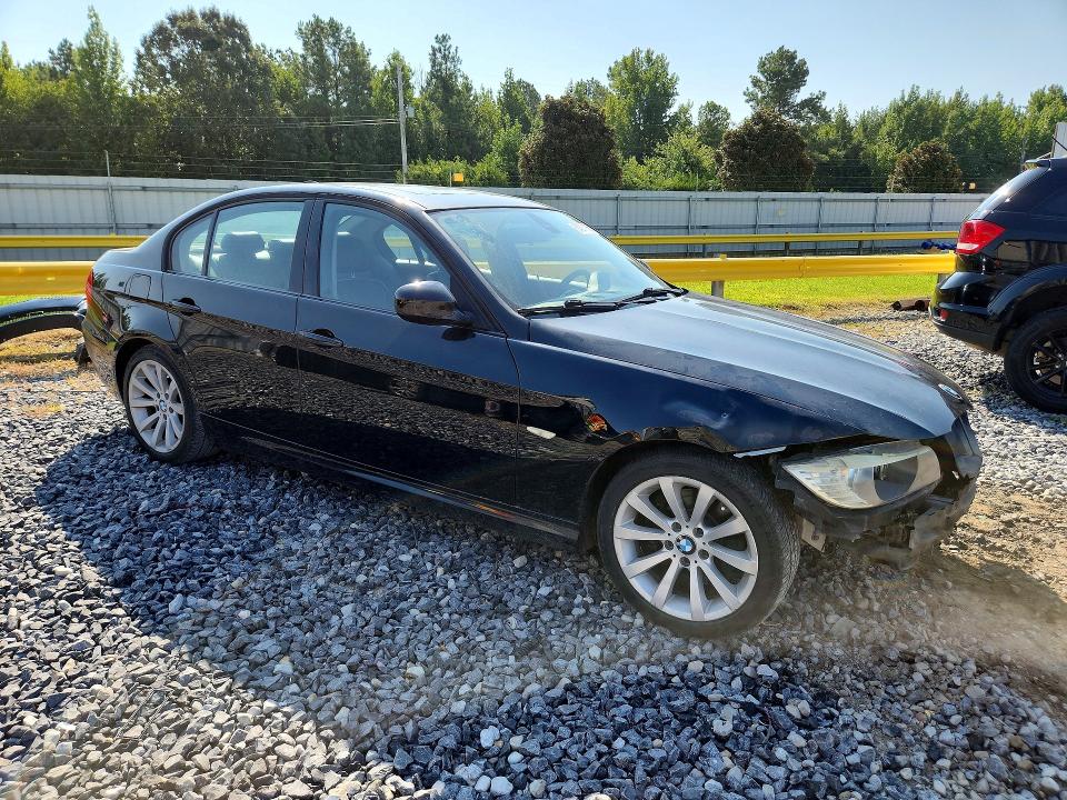 Photo 4 from auction – 2011 BMW 328 with VIN WBAPH7C53BE683189