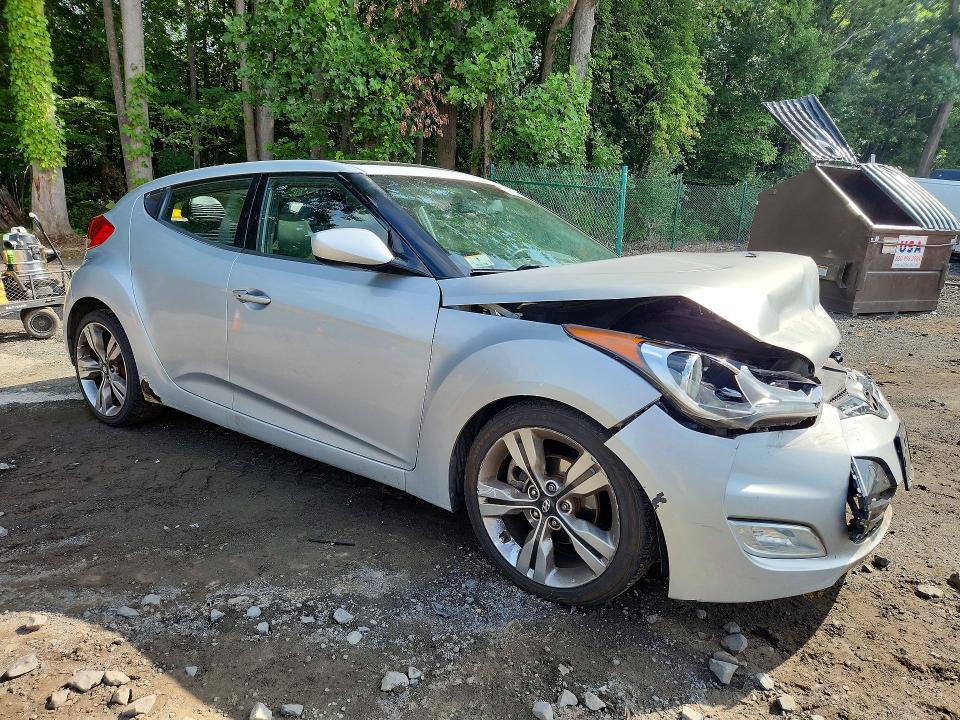 Photo 4 from auction – 2012 HYUNDAI VELOSTER with VIN KMHTC6AD5CU059384