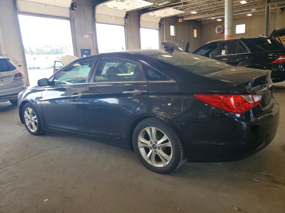 Photo 2 from auction – 2013 HYUNDAI SONATA with VIN 5NPEC4AC1DH801381