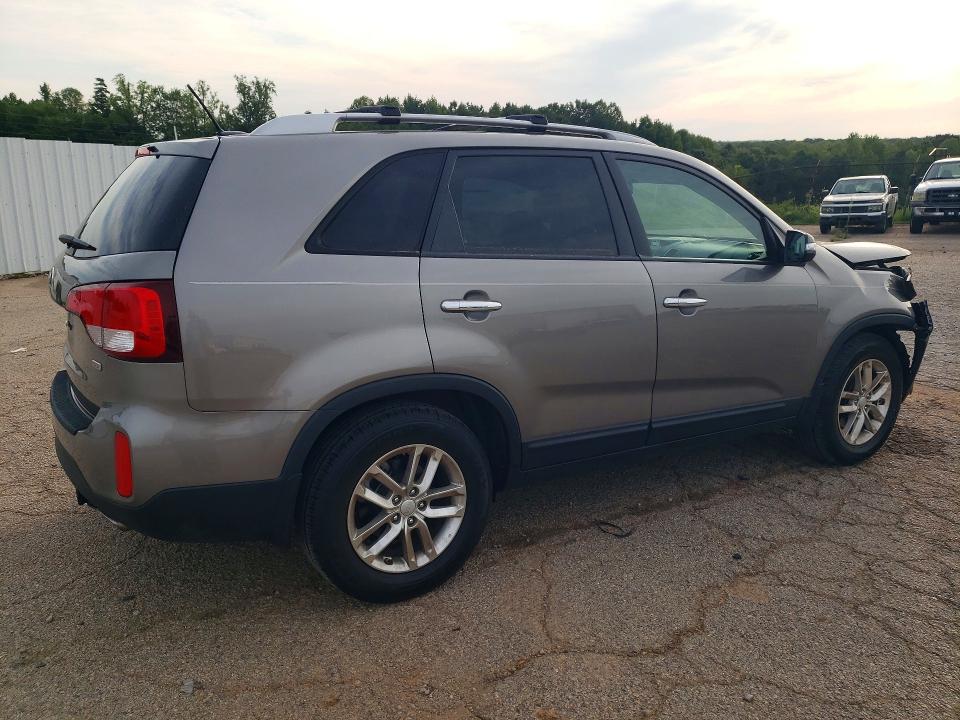 Photo 3 from auction – 2015 KIA SORENTO with VIN 5XYKT3A60FG575562
