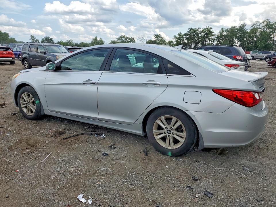 Photo 2 from auction – 2013 HYUNDAI SONATA with VIN 5NPEB4AC7DH690774