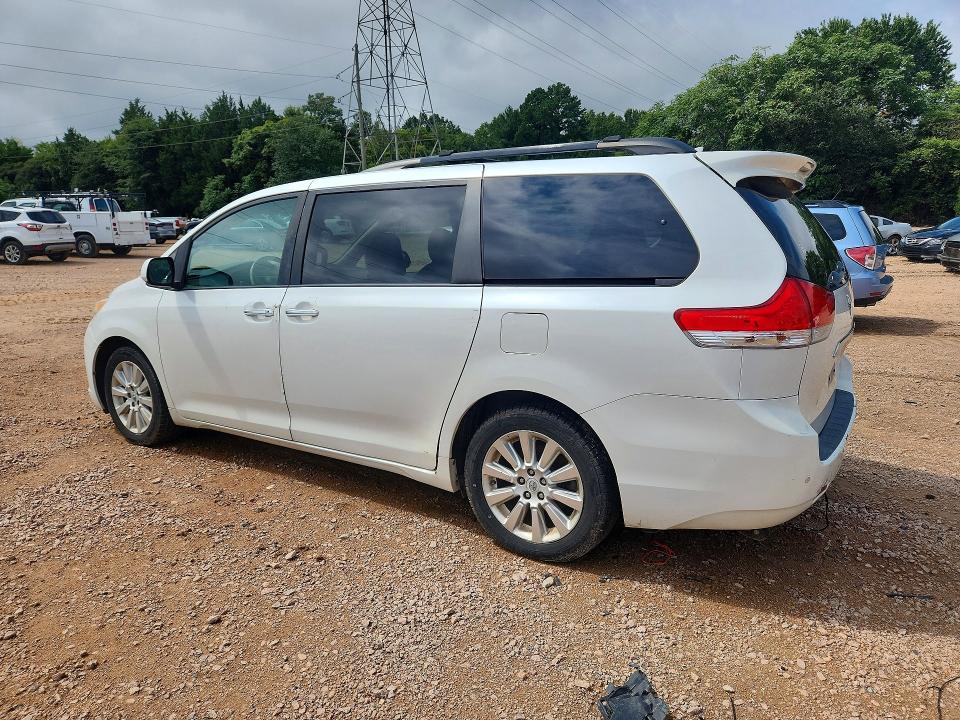 Photo 2 from auction – 2011 TOYOTA SIENNA with VIN 5TDDK3DC6BS026782