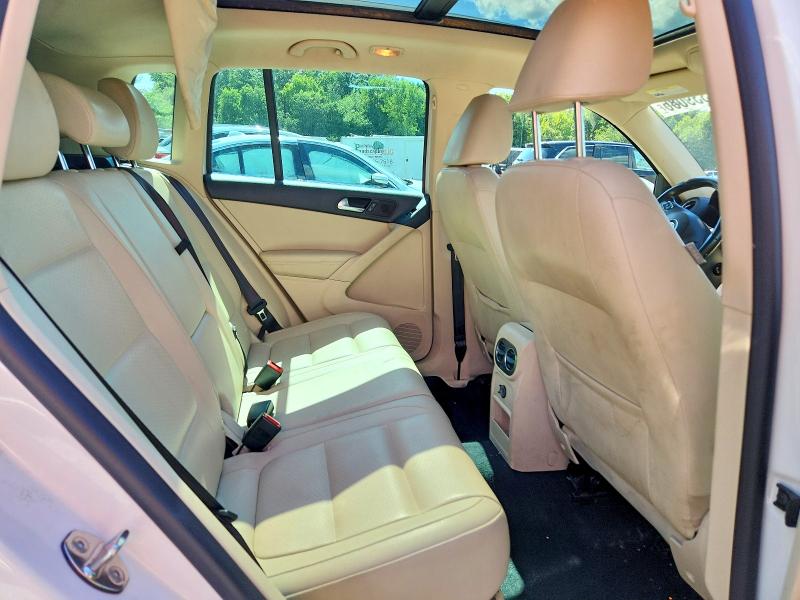 Photo 10 from auction – 2013 VOLKSWAGEN TIGUAN with VIN WVGBV3AX5DW597183