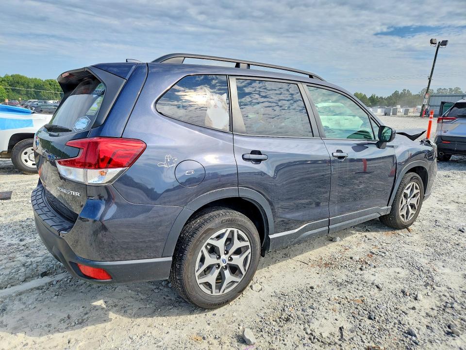 Photo 3 from auction – 2019 SUBARU FORESTER with VIN JF2SKAGC7KH583763